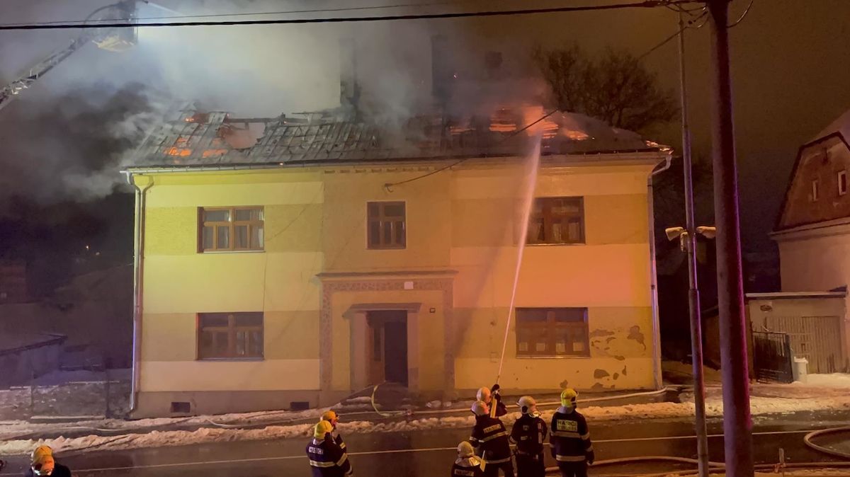 Po požáru domu v Olomouci našli mrtvého člověka